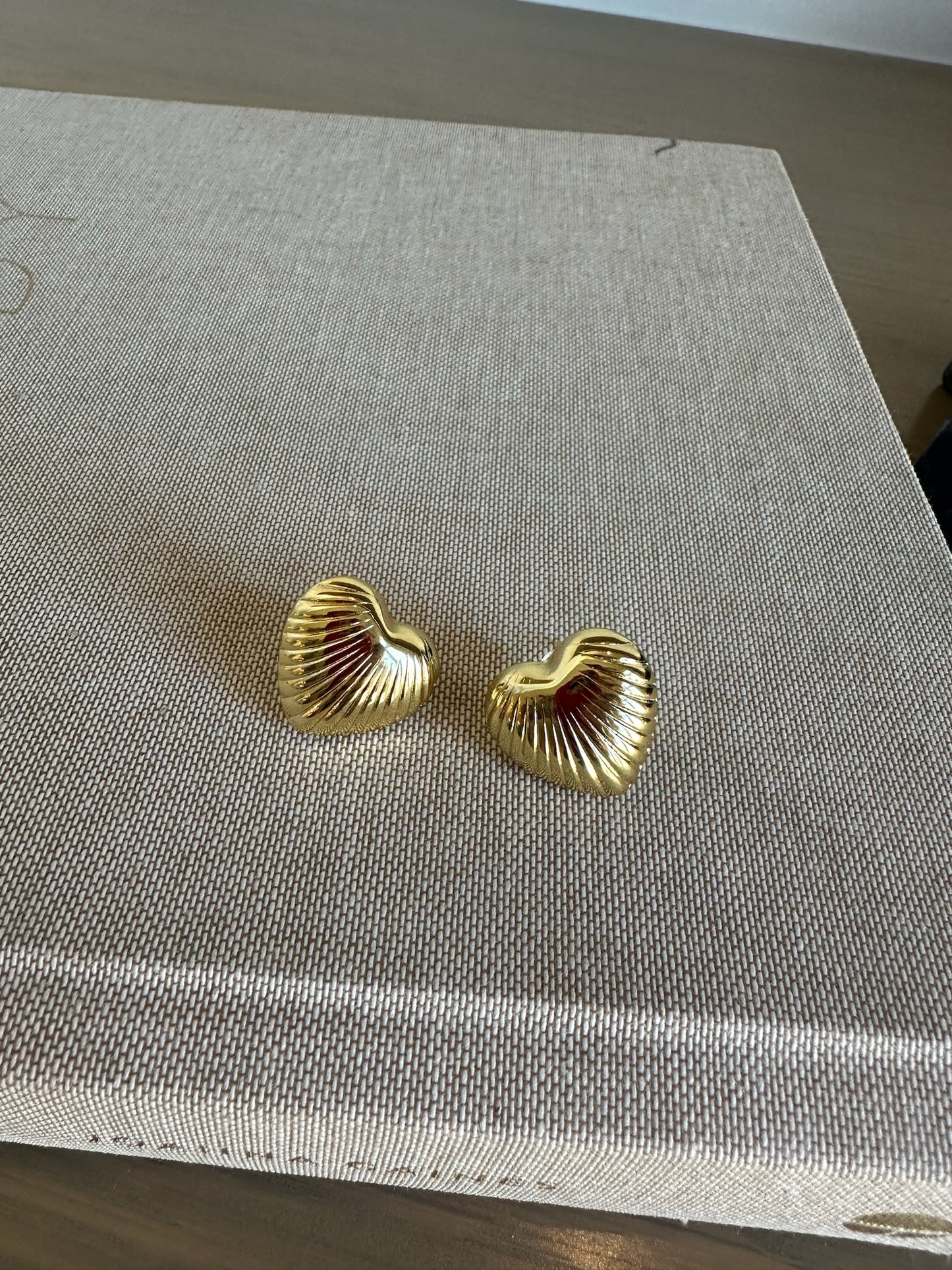 Ribbed Heart Studs