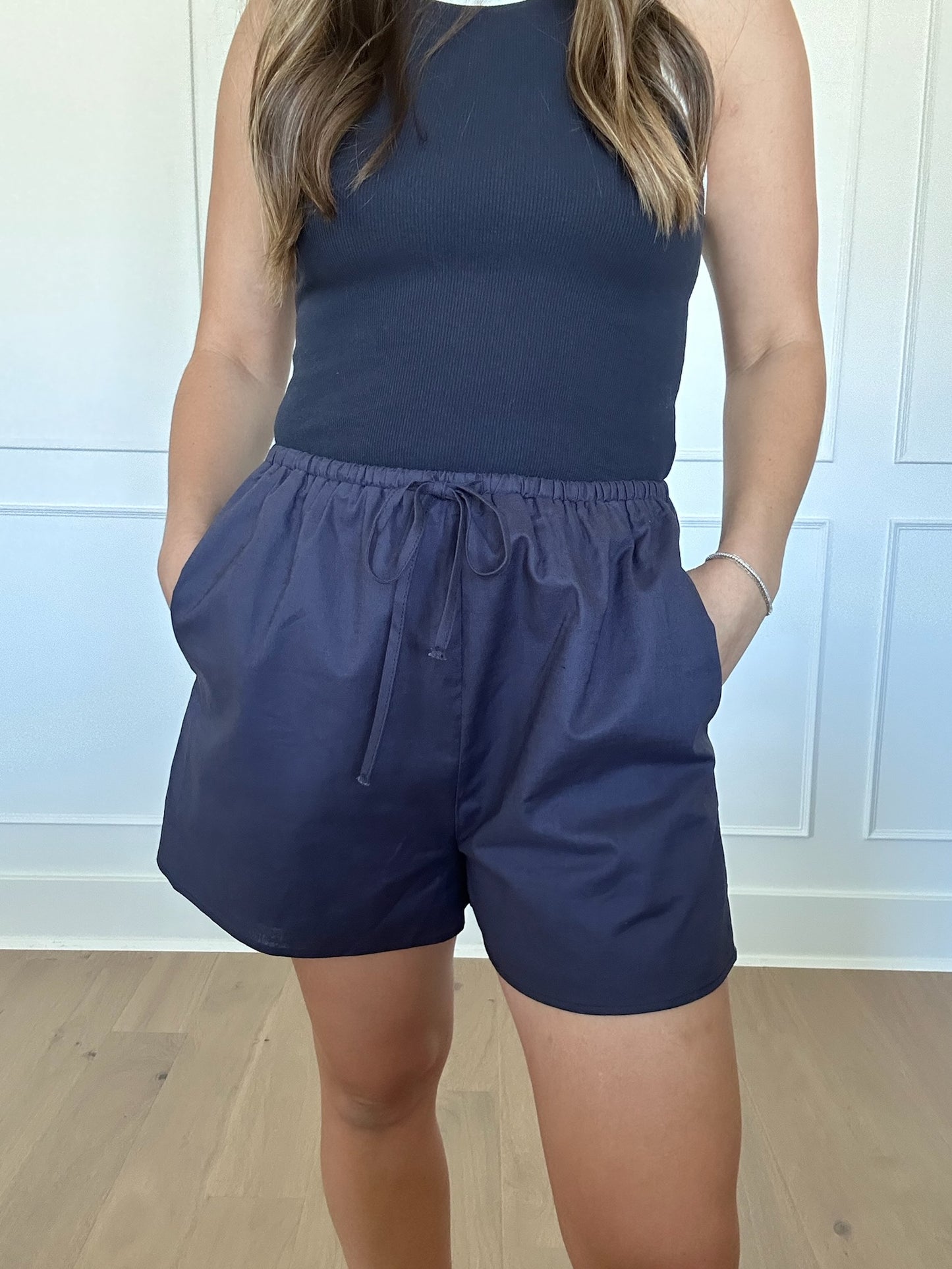 Margo Linen Shorts in Navy